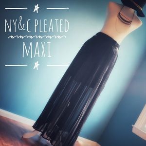 Pleated Black Maxi - flowing